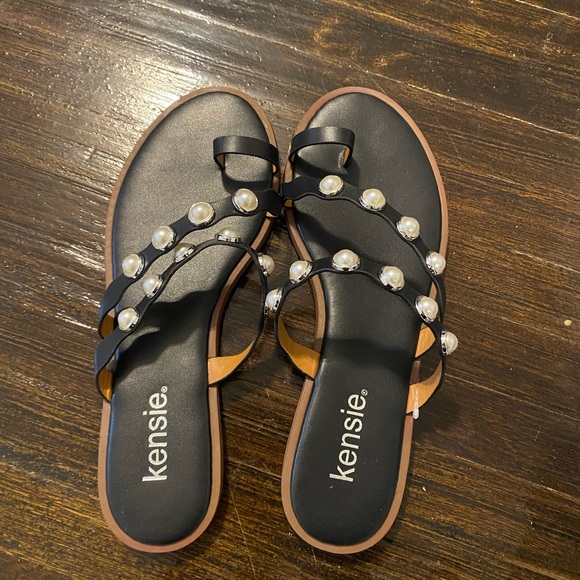 ✨NWT✨ Kensie Sandals - Picture 2 of 3